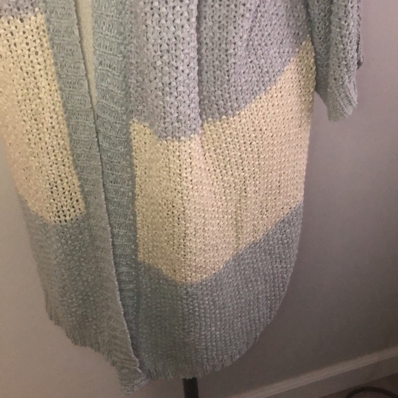 She & Sky Sage Gray Yellow & Cream SS Cardigan - Picture 3 of 10